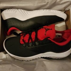 COPY - Jordan proto Lyte black/white/red 11.5 NWT NIB Final Price At $90